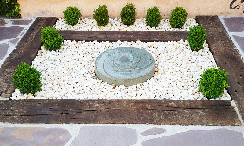 Fontana in granito Millstone