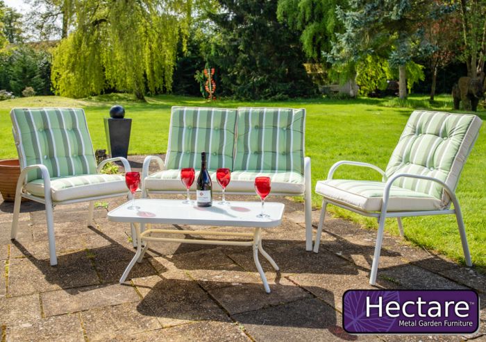 Set da giardino Hadleigh  con sedie a 4 posti e tavolino bianco - della Hectare™