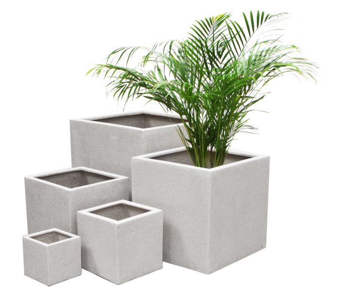 Vaso di forma Cubica con finitura in Poly-Terrazzo-colore Bianco – Large 40 cm