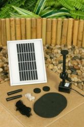 Kit per pompa ad energia solare – 200 litri/ora con luci a LED e batteria di riserva.